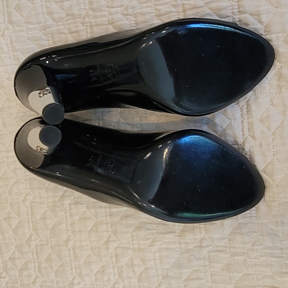 Like New CHANEL Black Heels - Picture 13 of 16